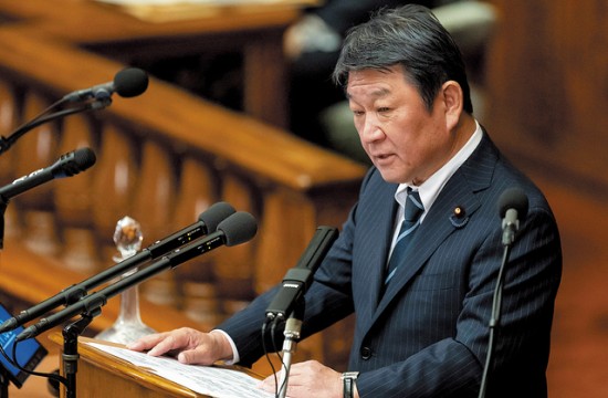 衆議院本会議で自民党幹事長として代表質問